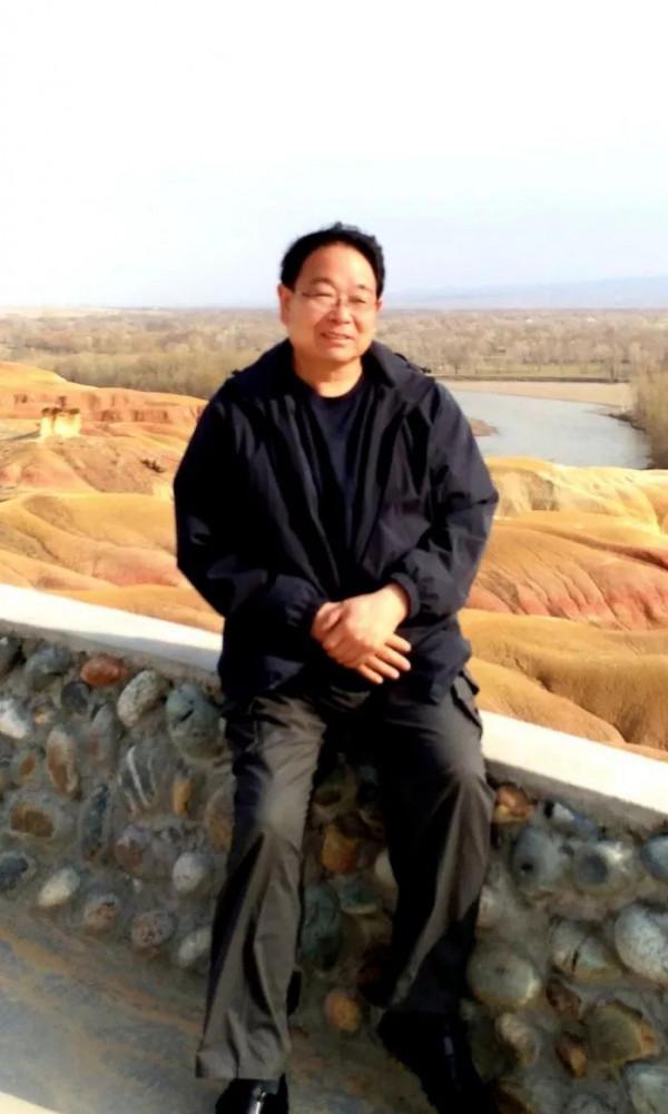 新疆行之（2）“阿勒泰布林津五彩灘”