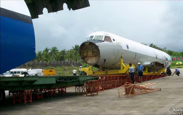 美方蠻橫要求返還飛機並加滿油,我國:飛機零件在這,自己來拿吧 美方蠻橫要求返還飛機並加滿油,我國:飛機零件在這,自己來拿吧