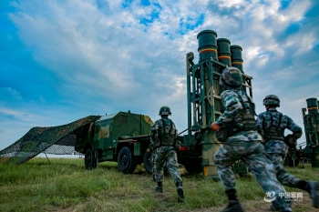 中秋節丨今天,他們在戰位告白 中秋節丨今天,他們在戰位告白