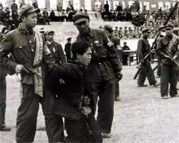 毛主席親自下令,從速逮捕羅克紹並就地處決,羅克紹做了什麼事? 毛主席親自下令,從速逮捕羅克紹並就地處決,羅克紹做了什麼事?