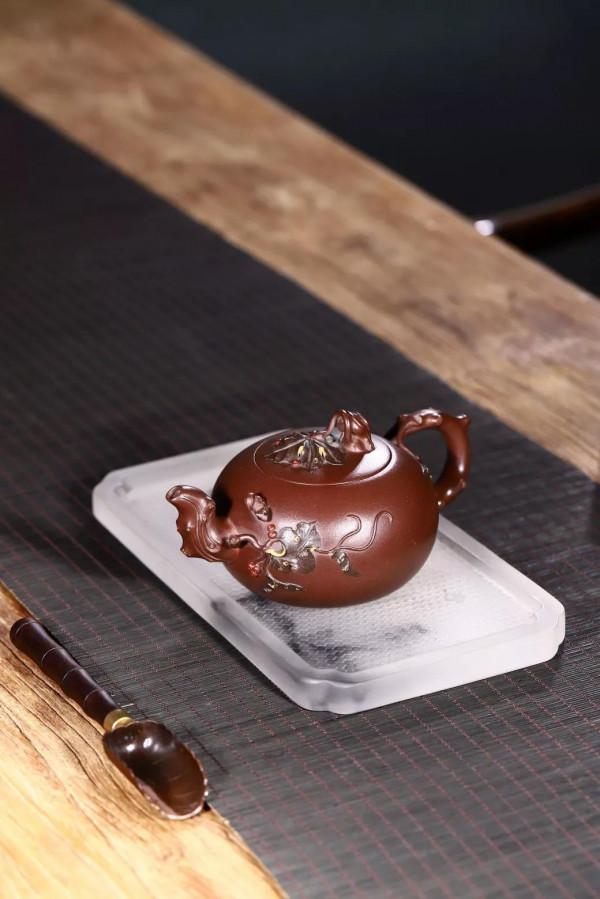 獨家經典花器「松鼠葡萄」紫泥製作，350cc