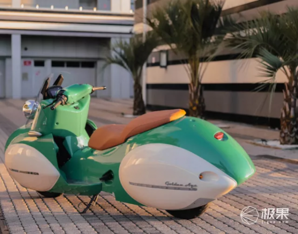 寶馬摩托變身復古機車，座椅用上“暖心”配置，冬天出行不怕凍