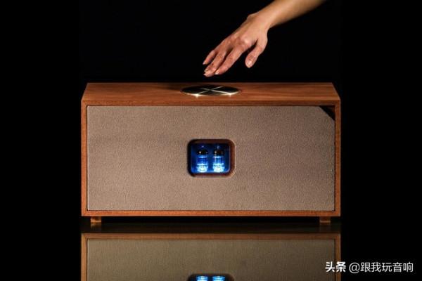 原木手工製作的數碼管前級復古音響 原木手工製作的數碼管前級復古音響