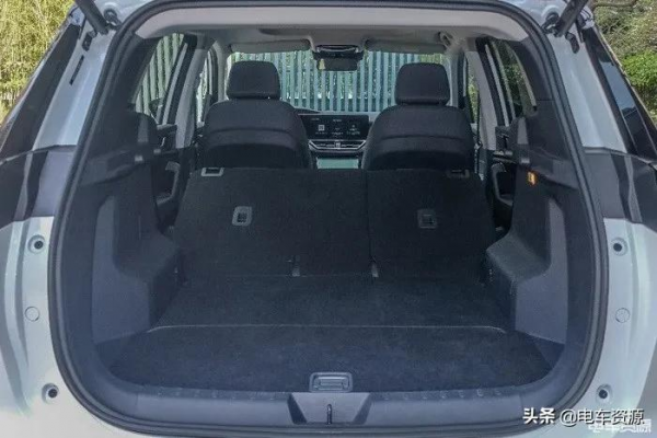 可以邊開車邊OTA的純電動車，威馬W6的智慧座艙有多厲害？