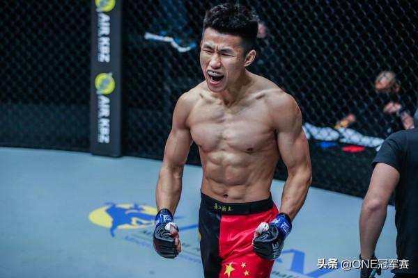 “KO男神”唐凱殺入羽量級第四：排名沒那麼重要，我要奪走金腰帶