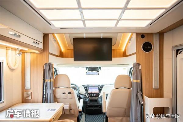 合作款房車長啥樣？水電配滿洗澡空調隨便用，比保姆車還要舒服