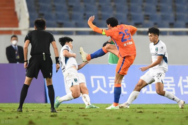 足協盃-費萊尼替補轟制勝球，泰山1-0南通晉級16強，下輪戰中乙隊