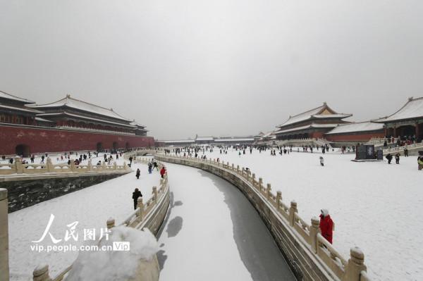 北京：故宮銀裝素裹美若詩畫