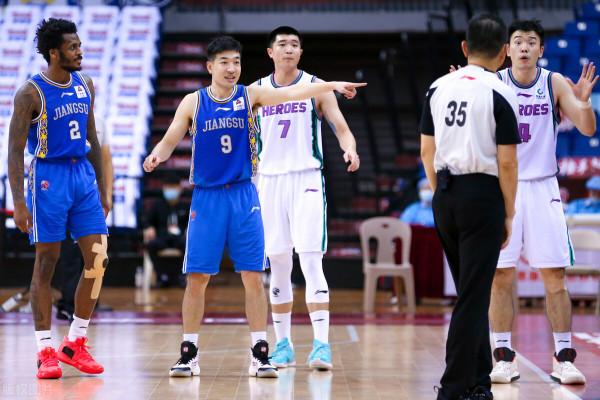 山東熱身輸球令人感慨,兩昔日新星在四川聯手,合力拿下老東家 山東熱身輸球令人感慨,兩昔日新星在四川聯手,合力拿下老東家