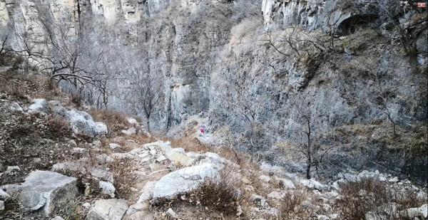 第一次感覺下山路望不到盡頭虐心的菩薩廟環穿 第一次感覺下山路望不到盡頭虐心的菩薩廟環穿