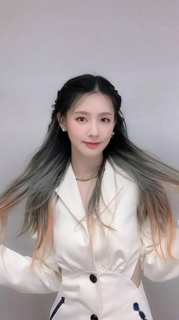 “五代神顏”趙美延：曾因未成年戀愛被勸退，如今是門面級的主唱