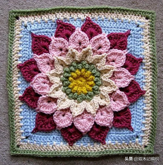 自從學會了鉤方格小花片，家裡大大小小的物件再也沒人比得上