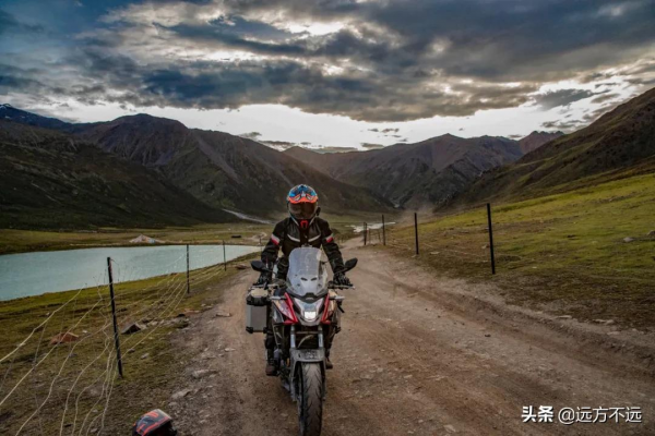 挑戰薩普神山！本田CB400X騎行西藏絕世秘境