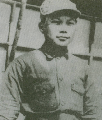 康克清18歲嫁給朱德，為夫掃墓15年，臨終時說：我什麼都不要