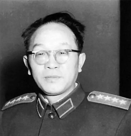 1950年，王震將軍向上級要10萬女兵，到底發生了什麼事情？