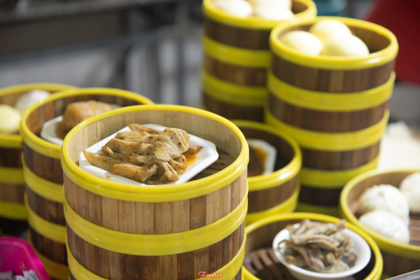 阿Vo阿Die的秘密基地-“地下室老爸茶”，隨便點，都便宜