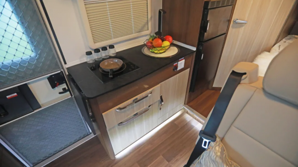 法美瑞福特T型房車-福牛一號榮耀迴歸 可商務可輕旅居