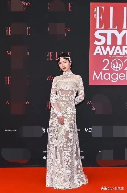 ELLE盛典：關曉彤精修前後差別大，唐嫣髮型糟糕，秦海璐大秀身材