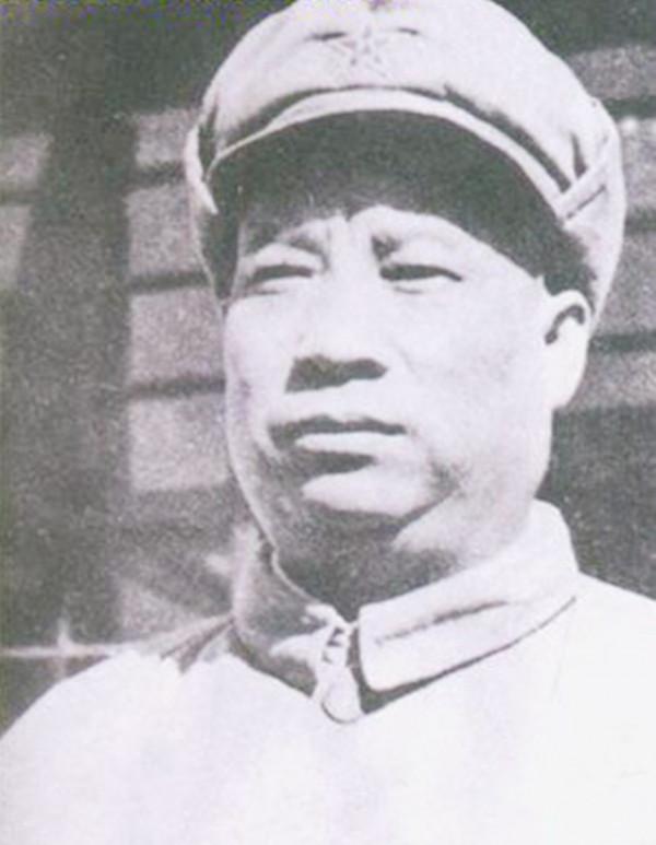 部隊發現賀炳炎的戰馬，賀龍一聽：出動1個師務必找到他