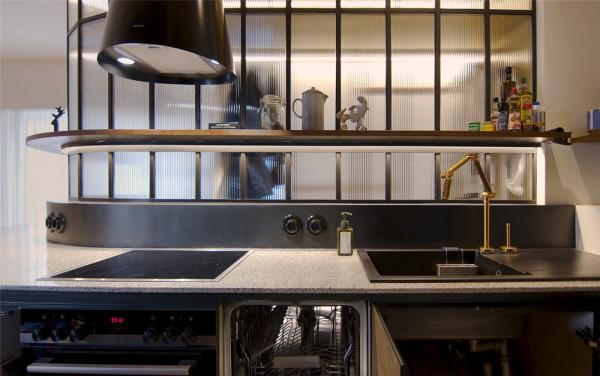 發現一對70後夫婦的家：48㎡的古典裝修很有味道，實在太會裝飾了