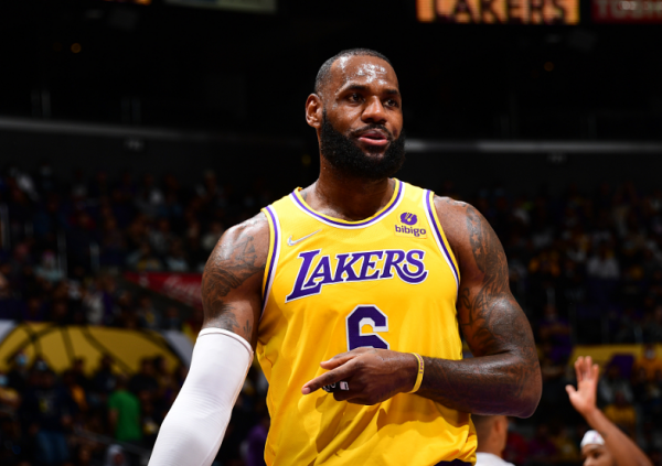 6場射49個三分，3D竟是我自己！詹皇做重要犧牲，突破數生涯最低