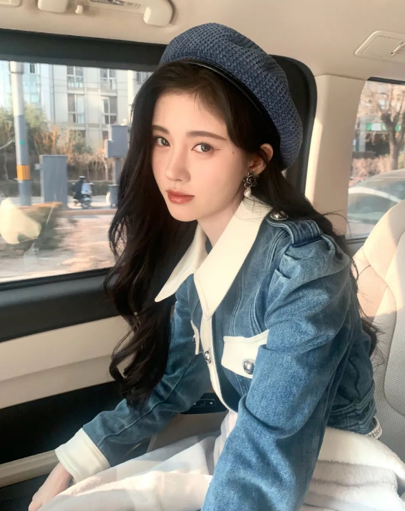 鞠婧禕終於&OpenCurlyDoubleQuote;卸妝&rdquo;了，這次的新臉又純又欲，比千金風更美更時尚