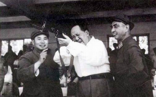 八年艱苦抗戰，八路軍的彈藥從哪裡來？毛澤東指示：另闢蹊徑