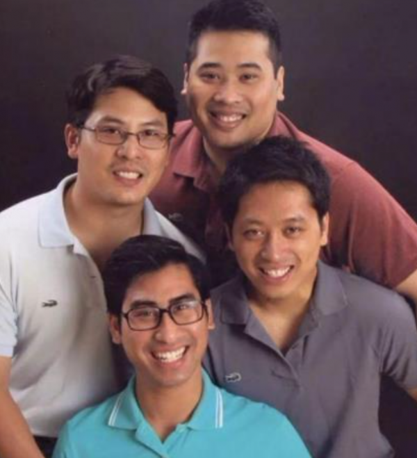 泰國二王妃成宮鬥贏家:4個兒子都比提幫功成才,穿紅裙戴大金錶 泰國二王妃成宮鬥贏家:4個兒子都比提幫功成才,穿紅裙戴大金錶