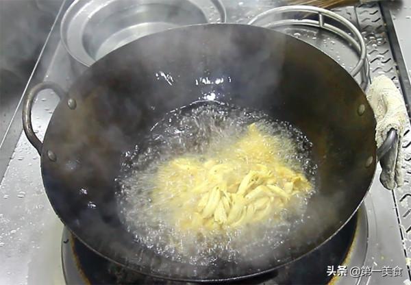 在家也能當大廚,手撕雞這樣做太好吃了,香辣過癮,雞肉酥香嫩滑 在家也能當大廚,手撕雞這樣做太好吃了,香辣過癮,雞肉酥香嫩滑