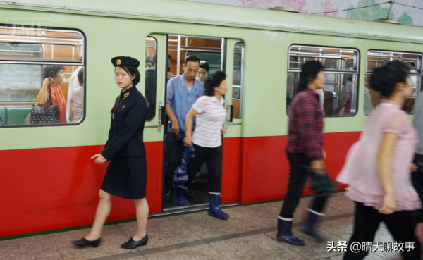 朝鮮地鐵有多“強勢”，外國遊客直呼“哇塞”