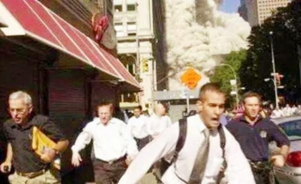 911事件機場售票員:我很自責,永遠無法忘記那兩個人的臉 911事件機場售票員:我很自責,永遠無法忘記那兩個人的臉