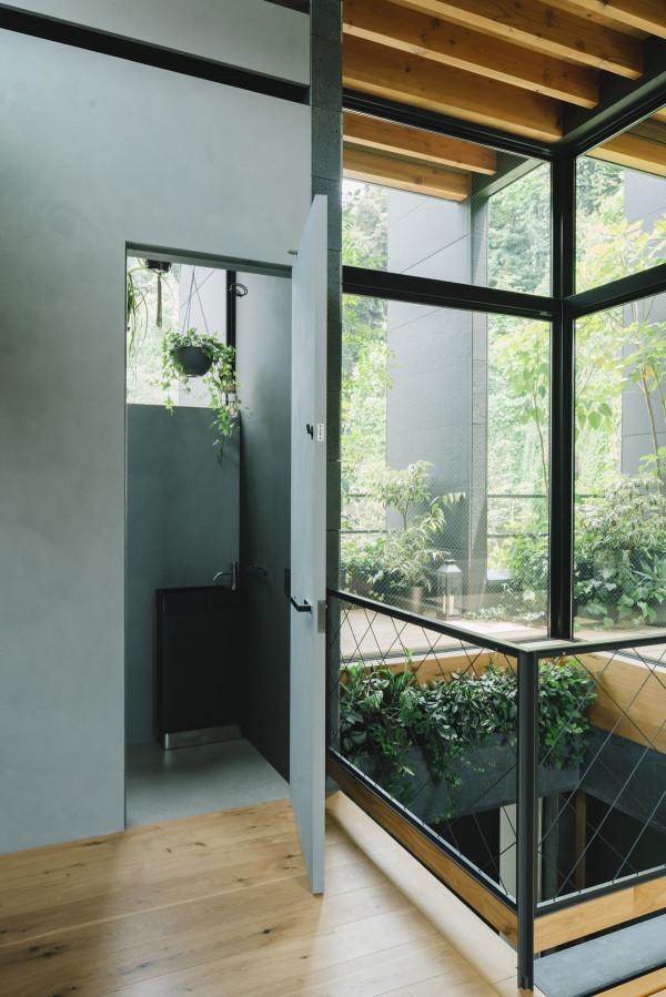 日本34歲單親媽媽回鄉下,在隧道邊建114㎡小家,獨自撫養倆兒子 日本34歲單親媽媽回鄉下,在隧道邊建114㎡小家,獨自撫養倆兒子