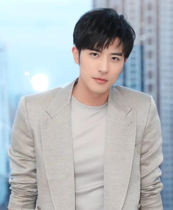 徐開騁|《斛珠夫人》“瘋批”帝旭失去了紫簪,別再弄丟緹蘭 徐開騁|《斛珠夫人》“瘋批”帝旭失去了紫簪,別再弄丟緹蘭