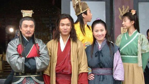 開場以為是主角，結果是配角，有人棄劇，有人給差評