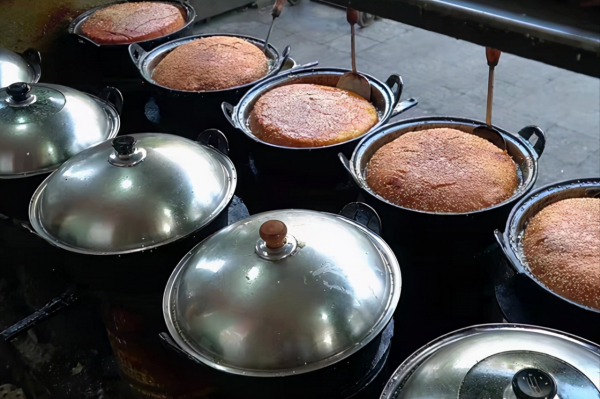 江蘇小鎮傳統小吃,15個鍋一起做,1個重4斤,流水一半是利潤 江蘇小鎮傳統小吃,15個鍋一起做,1個重4斤,流水一半是利潤