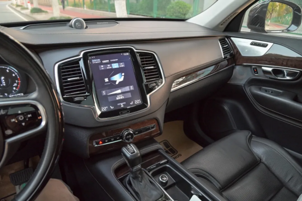 寶華韋健、空氣懸架，頂配二手XC90出類拔萃