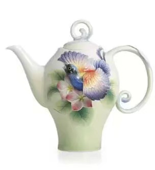 瓷器花樣新玩法,美得讓人目不轉睛。(法藍瓷) 瓷器花樣新玩法,美得讓人目不轉睛。(法藍瓷)