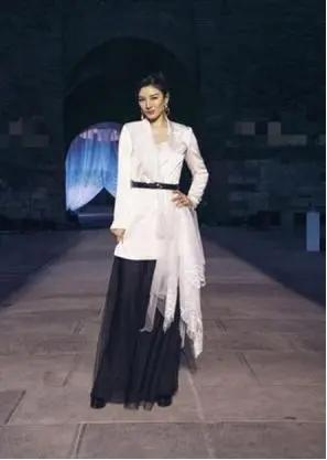 黃奕女兒因顏值備受爭議，沒遺傳到媽媽，卻擁有一張“國際臉”