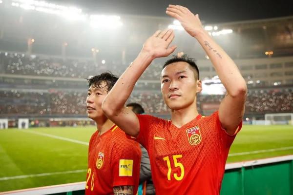 「中國第一後腰」李鐵不用後腰,是因為看不上現在的後腰嗎? 「中國第一後腰」李鐵不用後腰,是因為看不上現在的後腰嗎?