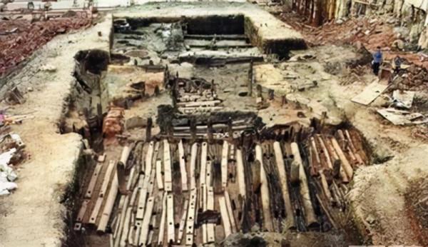 一座2000多年前的墓被挖掘,墓主人的身份是誰呢? 一座2000多年前的墓被挖掘,墓主人的身份是誰呢?