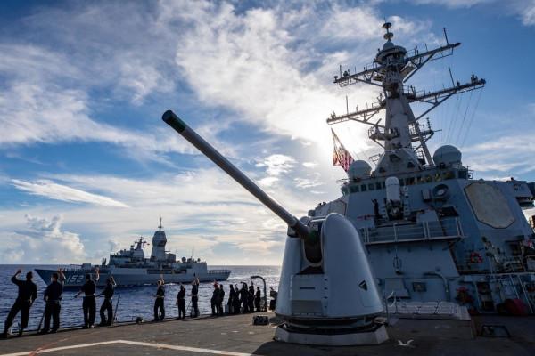 美國對華步步緊逼！美艦第9次穿越臺海，解放軍已做好一切準備