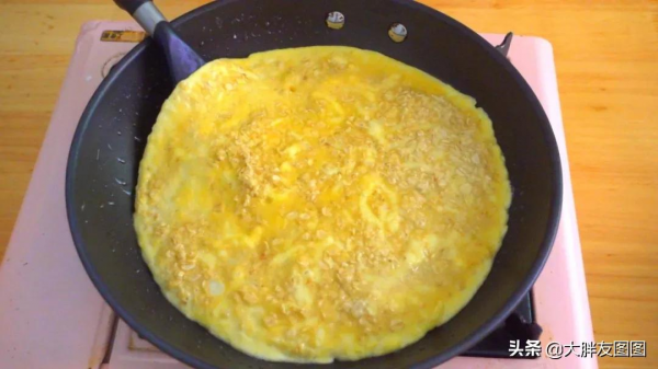 2勺燕麥，半杯牛奶，這樣做的早餐餅太軟了，快收藏起來