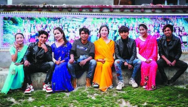 為了擁有中國國籍,達曼人苦等200多年,如今家家戶戶掛五星紅旗 為了擁有中國國籍,達曼人苦等200多年,如今家家戶戶掛五星紅旗