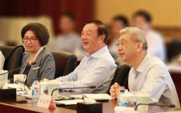 研究晶片15年，一年花任正非4億，何庭波&OpenCurlyDoubleQuote;備胎&rdquo;轉正後一騎絕塵