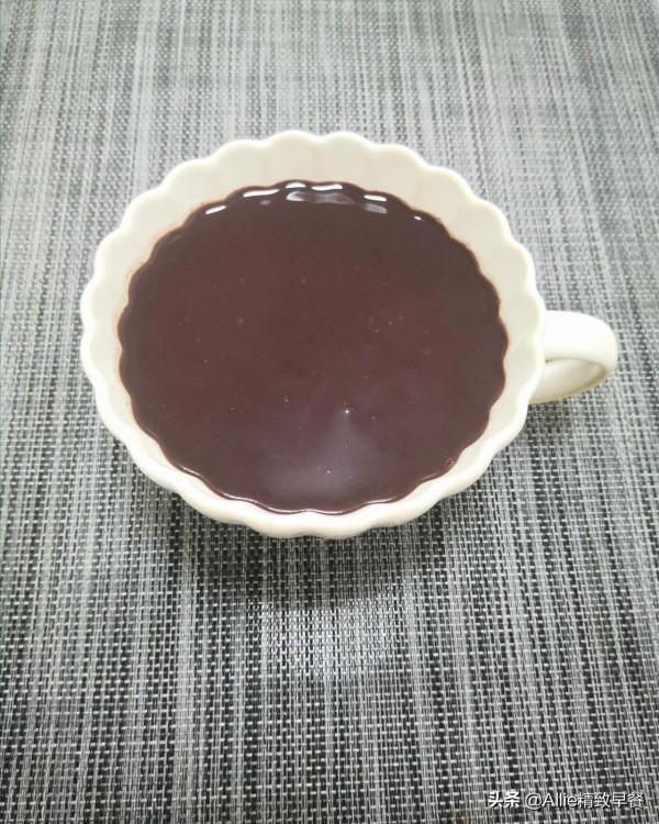 秋冬多吃藕,不煎不炸不煮,做成漢堡,和某巨無霸有一拼,完美 秋冬多吃藕,不煎不炸不煮,做成漢堡,和某巨無霸有一拼,完美