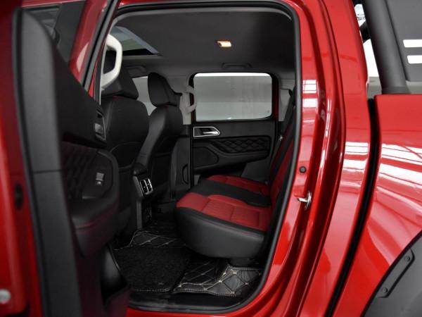 2.0T+8AT,“爆火”的戶外四驅車,又大又便宜,實拍長城炮 2.0T+8AT,“爆火”的戶外四驅車,又大又便宜,實拍長城炮