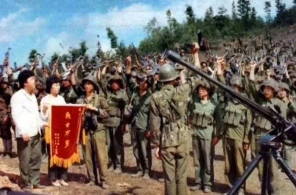 1984年副指導員被俘，遭越軍折磨6年不屈，回國時體重僅37公斤