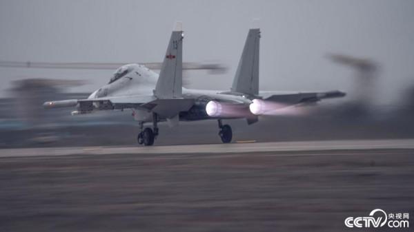 東部戰區海軍航空兵協同演練 萬里海空激戰正酣 東部戰區海軍航空兵協同演練 萬里海空激戰正酣