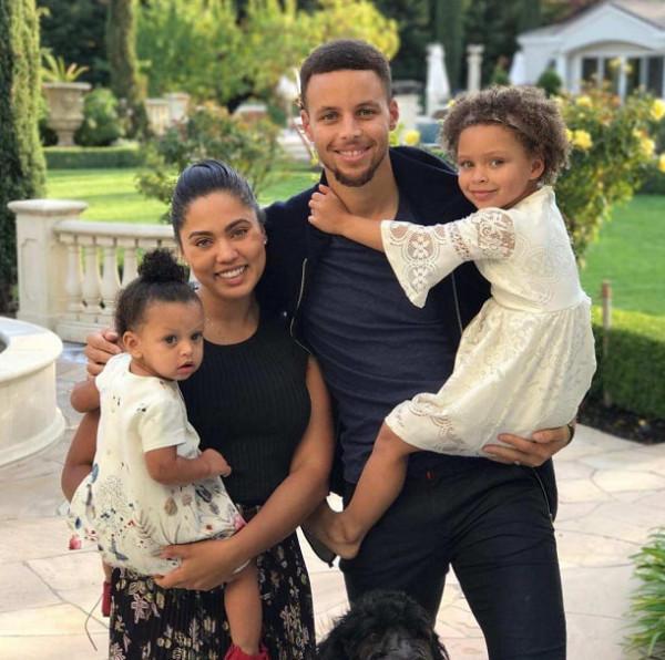 明明都是球星，詹姆斯為什麼喜歡招募？庫裡卻可以讓杜蘭特來投