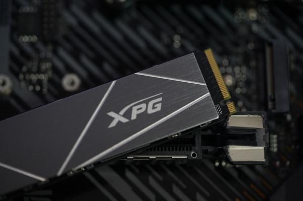 賽博朋克電競風,5800X+6700XT 3A平臺靜音遊戲主機分享 賽博朋克電競風,5800X+6700XT 3A平臺靜音遊戲主機分享